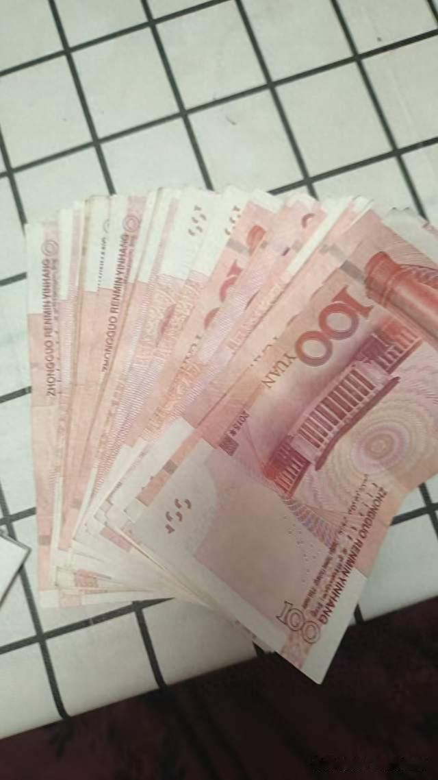 我用豆包+即梦+剪映，一天做出一部漫剧，上月赚了4700块