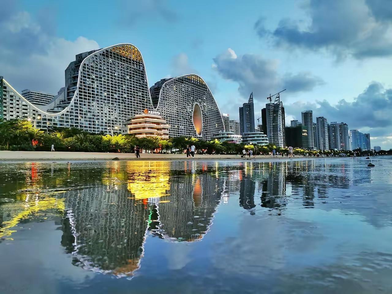 随心度日，人生不设限，结束了几日的短途出行，终于回到熟悉的小城。
 
一路车程很