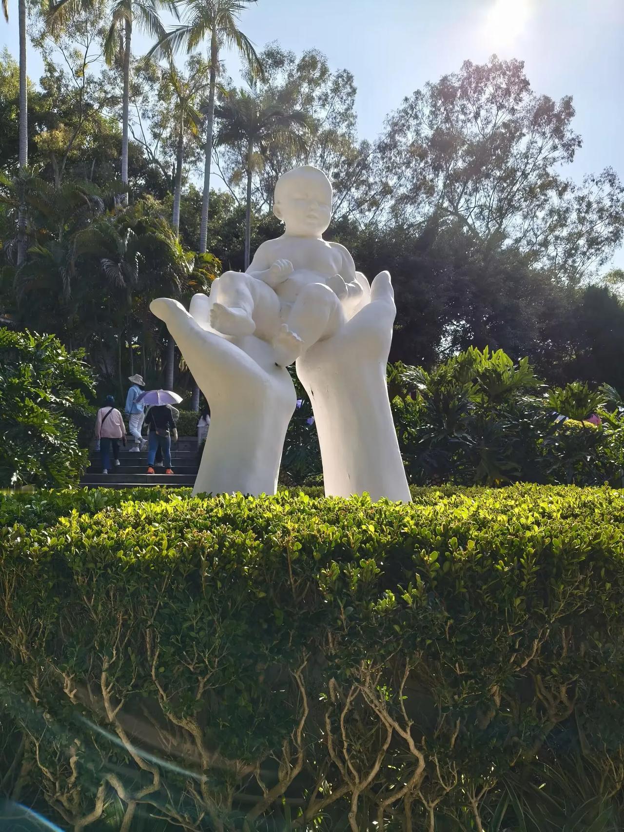 网传世界记者协会不让我们的记者参加，还不承认我们有记者。
这怎么可能呢，你不要咱