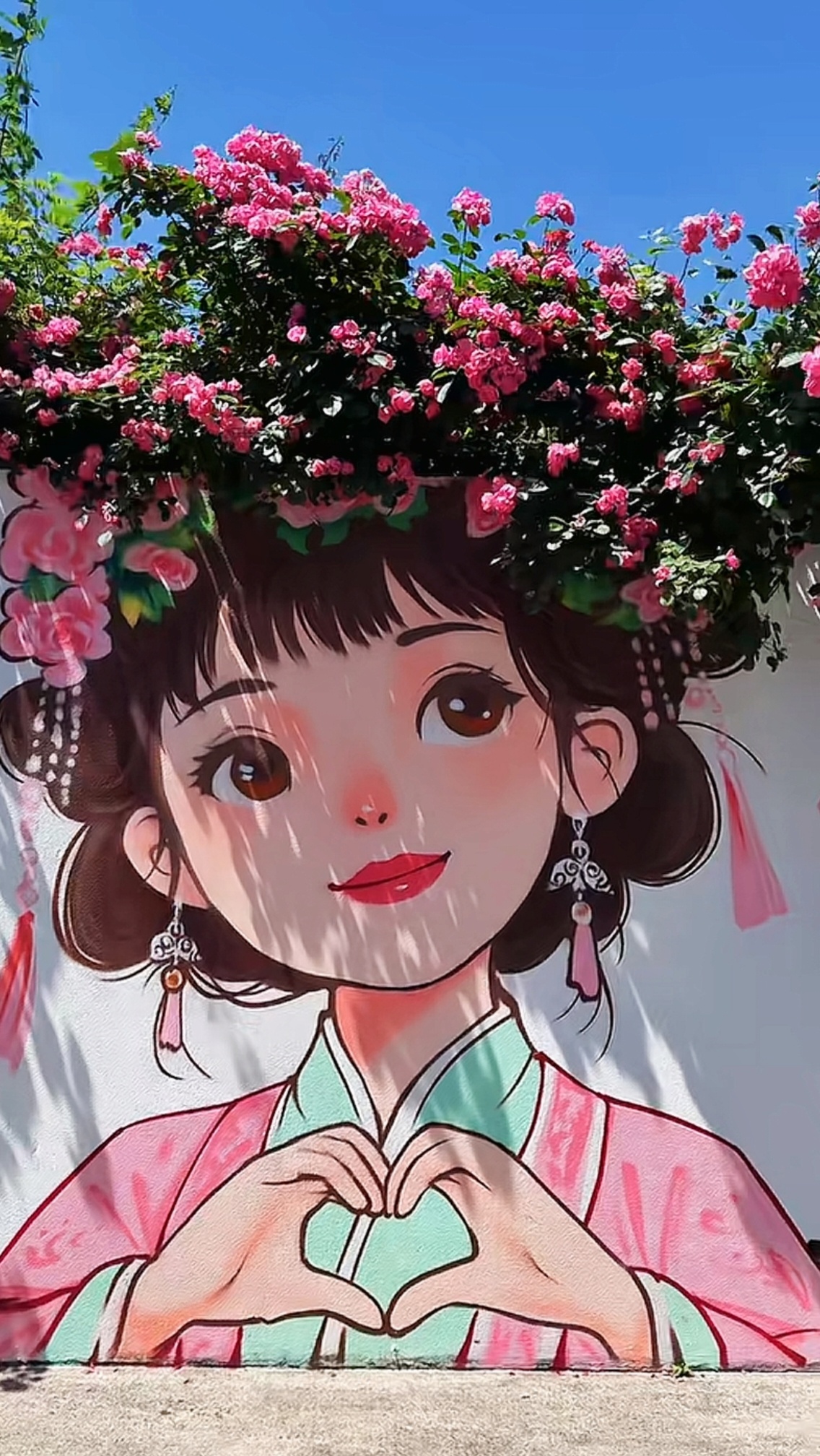 这种墙花是哪个城市首创的，真的是意境与活力拉满 