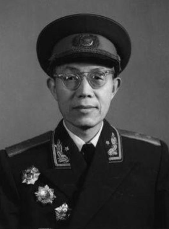 1937年，西路军侦察部长欧阳毅逃亡途中偶遇东北军，对方竟好酒好菜招待他，欧阳毅