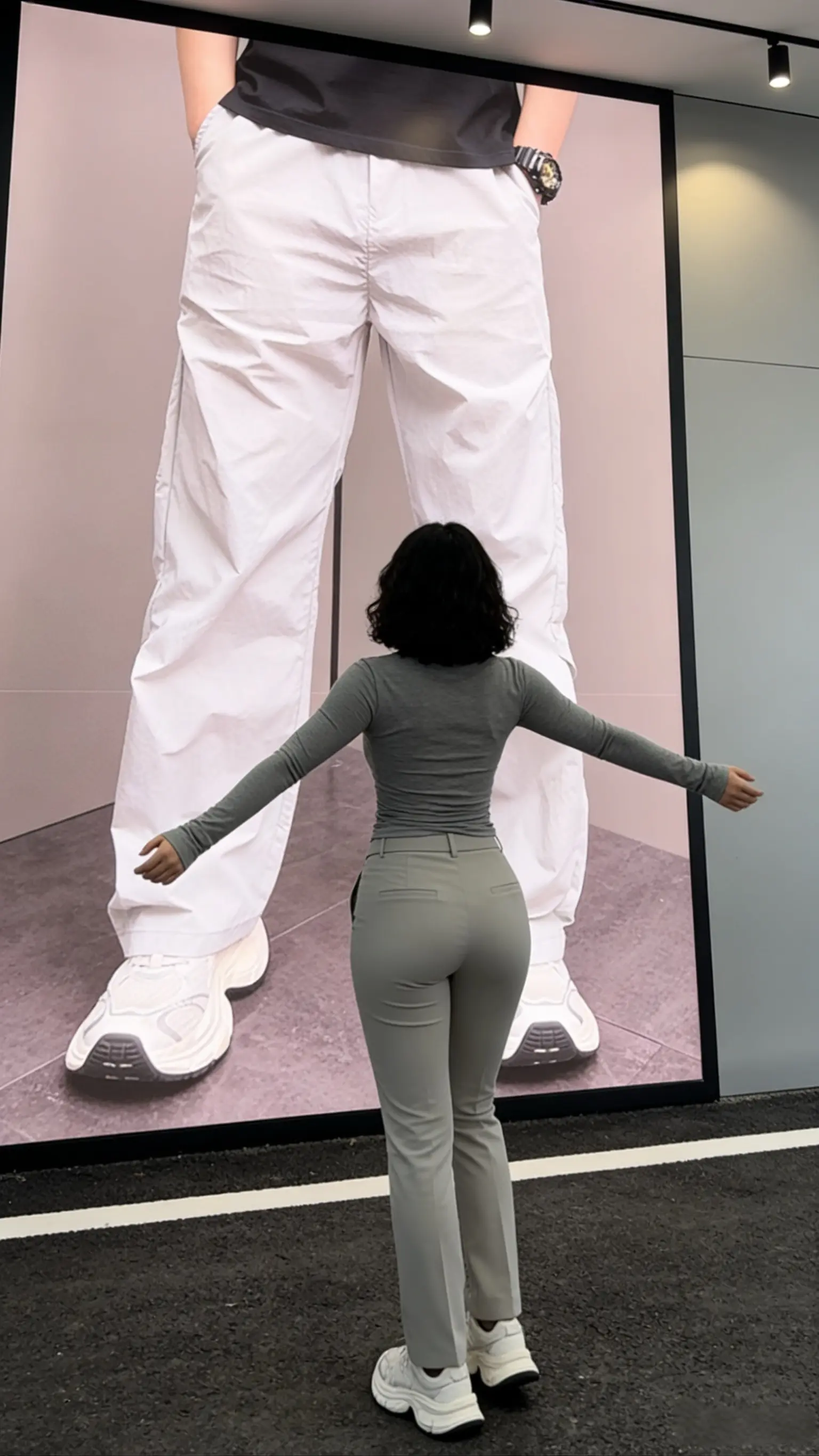 2026夏季薄款潮流韩版痞帅纯色宽松哈伦裤青年男士休闲直筒阔腿裤      ✓