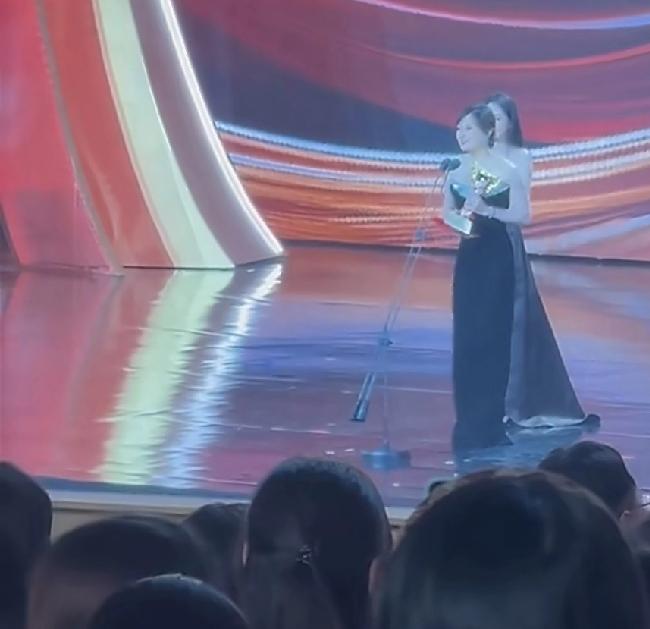 孙俪激动到都忘词儿了[捂脸]2026年1月29日晚，第四届中国电视剧盛典的舞台属