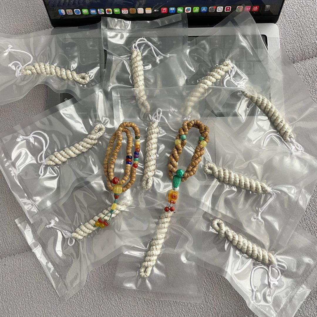 三月的第一天，从一串文玩星月大肠开始相遇