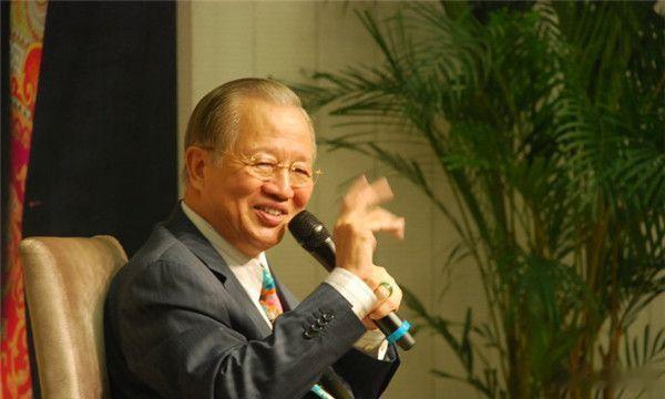 别人找你麻烦，你就给对方制造一个更大的麻烦，他掀你饭碗，你就掀他锅盖，人畏狠，鬼