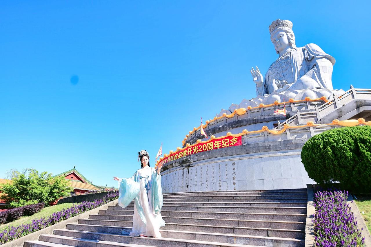这个周末，也就是2023年8月5日，恰逢观音菩萨的成道日，在这个吉祥的日子里，正