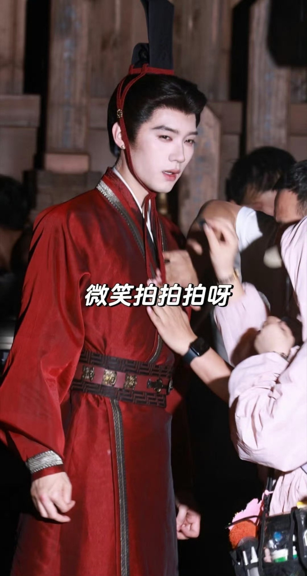 翘楚的男演员们每个人都配备了这个发型，秦汉时期这个发型我印象中最帅的就是古天乐。