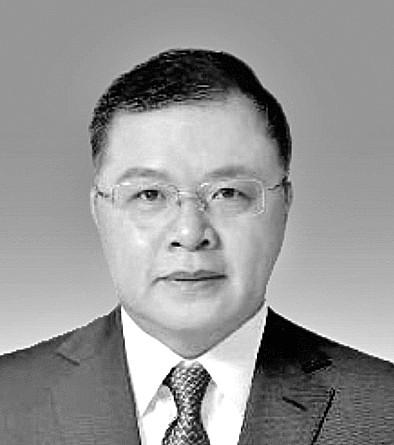 1996年，公费留学的黄大年宣誓加入英国国籍，遭父母怒斥忘祖。12年后，国家召唤