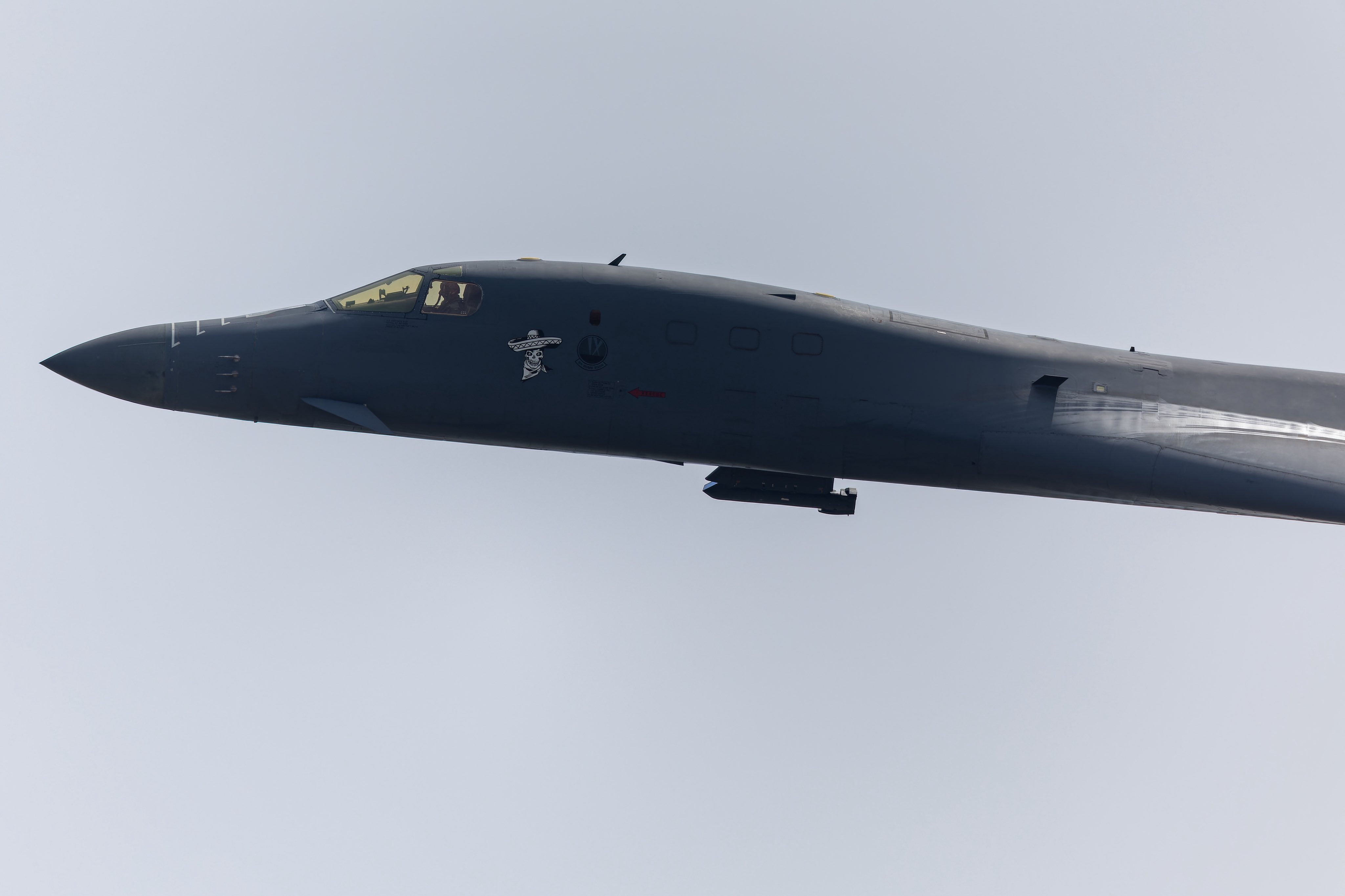 三泽基地上空的B-1B枪骑兵 ​​​
