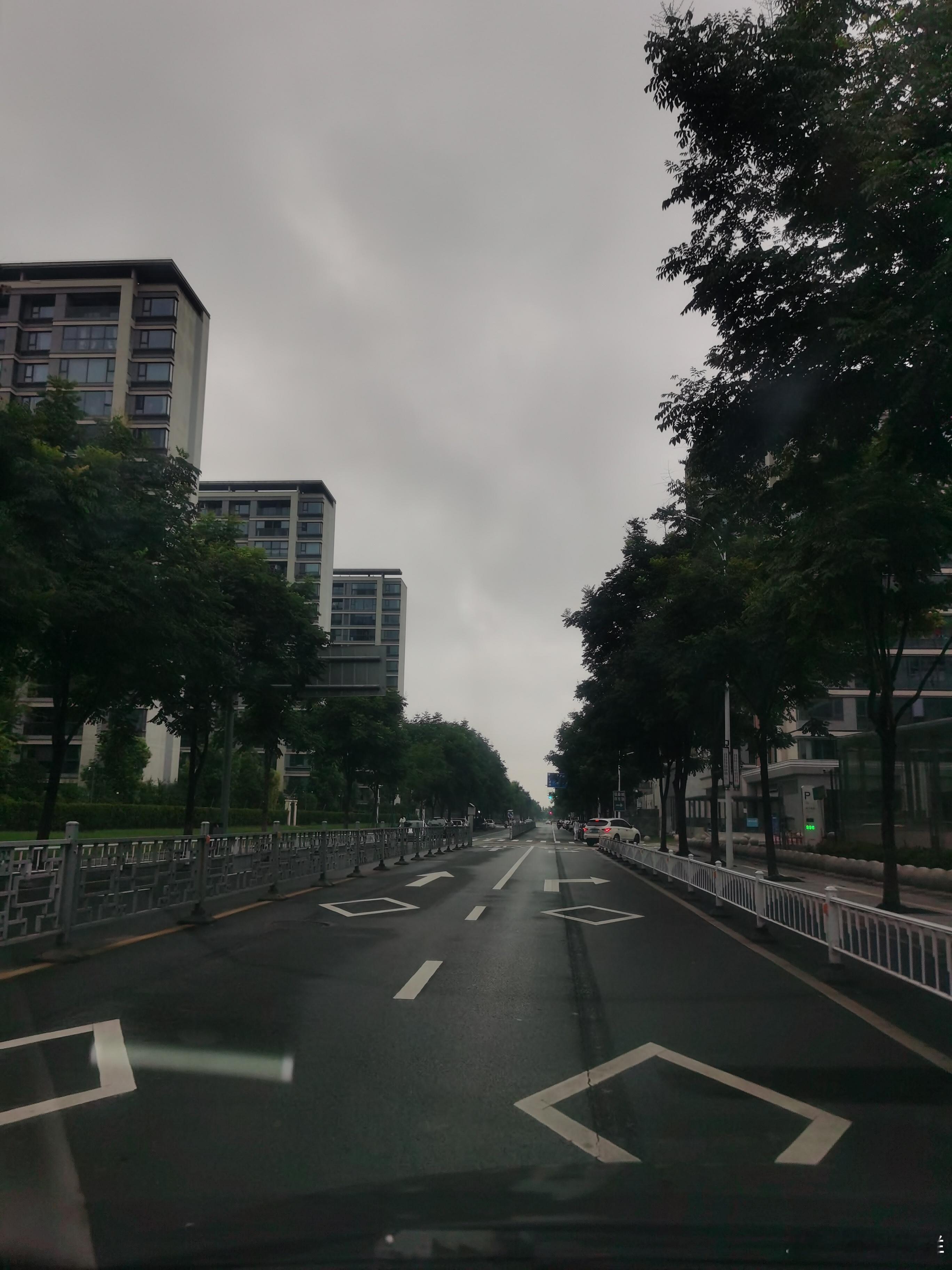 天都黑了，这是台风后遗症吗？ 
