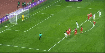 张玉宁造点法比奥主罚被扑出VAR介入判罚王国明未踩线违例重罚法比奥帽子戏法！锁定