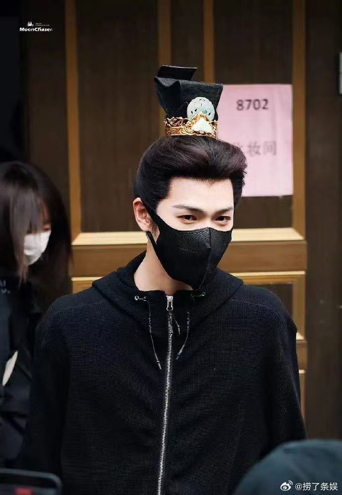 李昀锐新剧满级大佬装萌新宇文良时：我只想复仇，不谈感情💔李昀锐演出了角色的隐忍