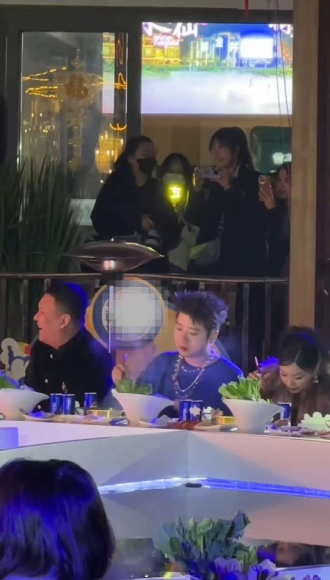 车澈王以太万妮达一起搂席 这一波新说唱，搂席三人组带来超可爱瞬间，心动感觉无法挡