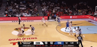 这才是NBA球员该有的表现！
      中国男篮绝处逢生92:74大胜湾湾顺利