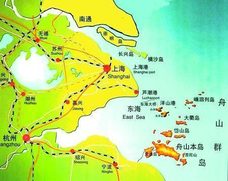 舟山群岛，是天台山山脉伸向东海的一串脚印。山沉入水，只剩峰顶露出海面，形成了千余