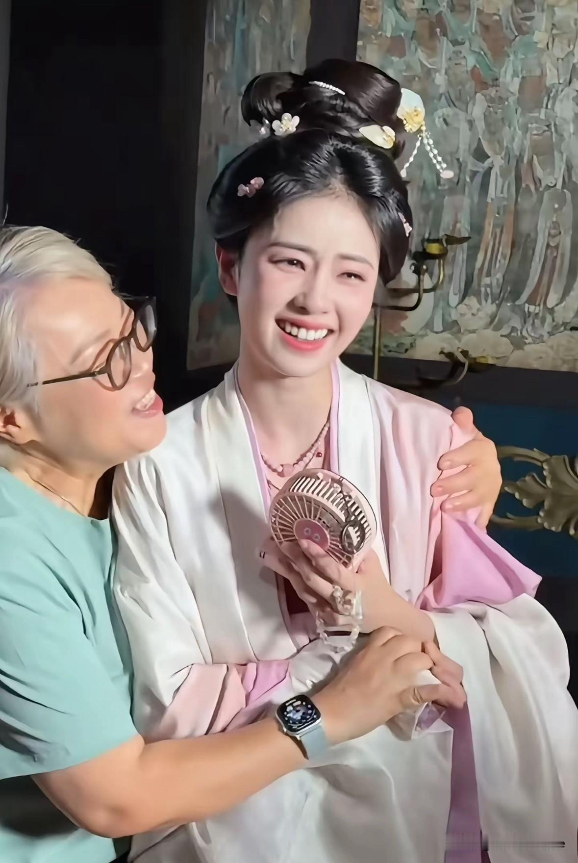 6月9日，白鹿《莫离》热度25000
白鹿的剧，有粉丝就够了，这话真不是说说而已