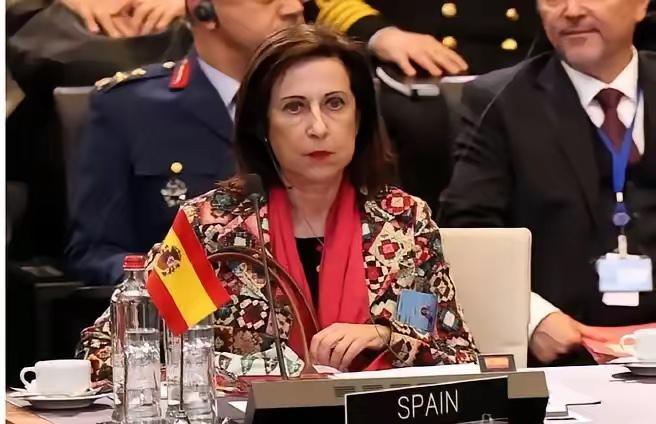 西班牙国防大臣罗夫莱斯表明对伊朗态度：
1、不配合打伊朗，要打你们自己打
2、不