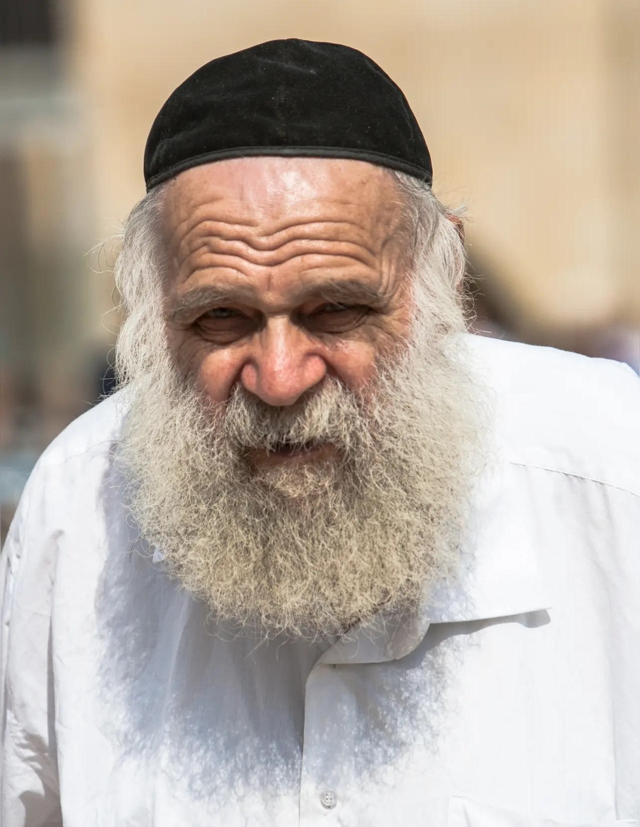 犹太人为什么2000多年来一直被打压，好像没人把这个问题说清楚。