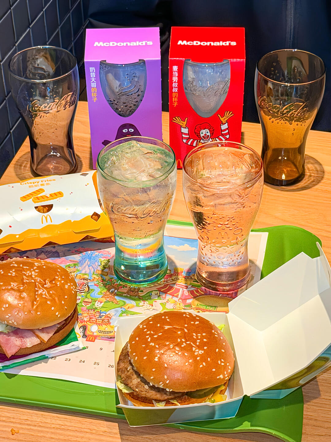 麦门狂喜！想把麦麦可口可乐杯焊在手里！！