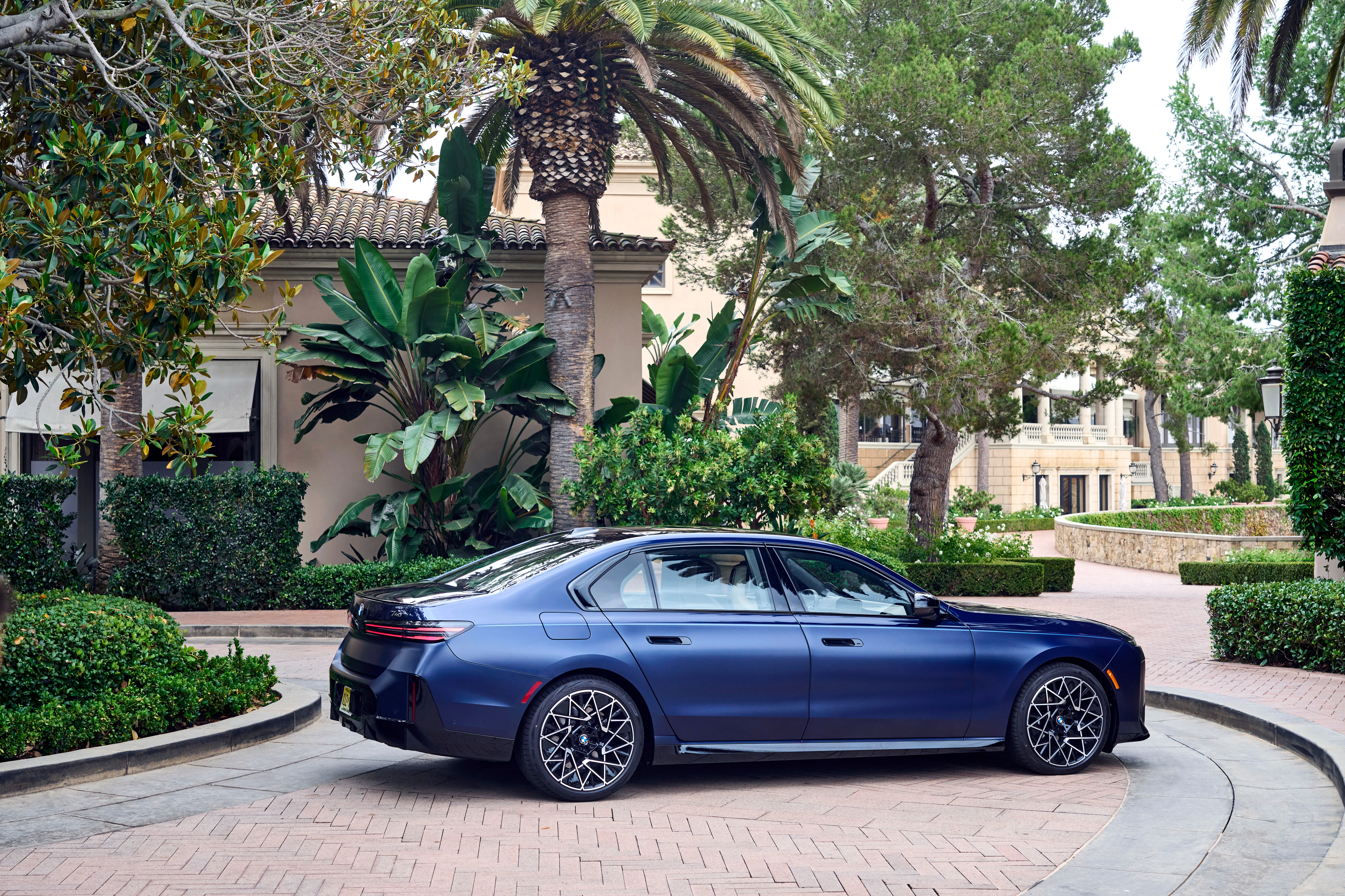 2027 BMW 740 M Sport Individual宝马宝马7系 新款
