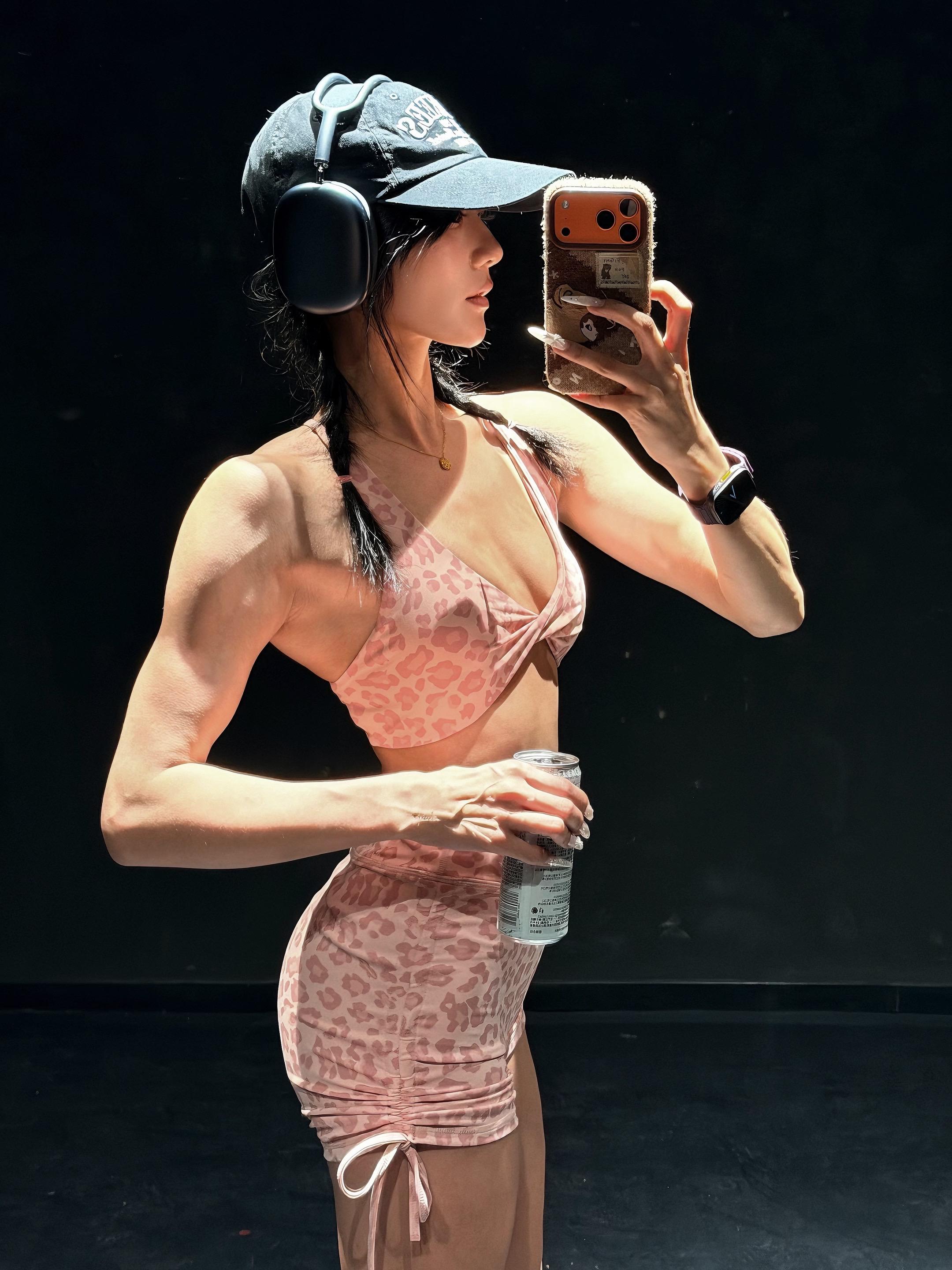 饿的时候带碗米饭来健身 我比较菜。