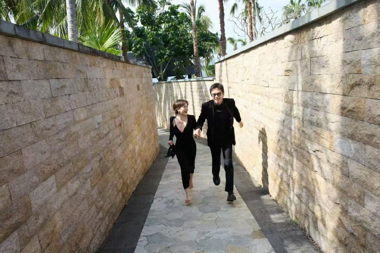 孙俪邓超最爱的夫妻博主更新了孙俪瘦身秘籍 太好了，最爱的夫妻博主又更新啦～ 