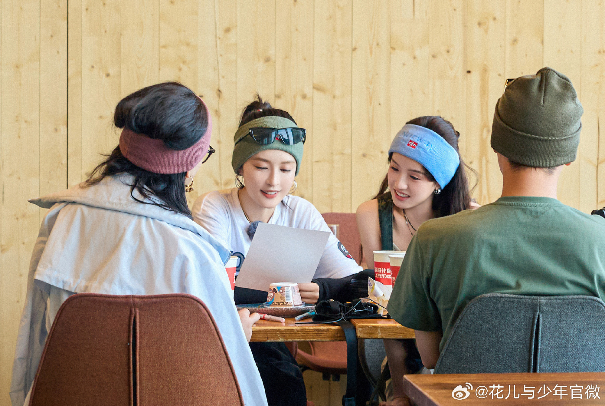 李沁 职场老实人李沁为何共情李沁 在《花少》里，张雅琪算错账，基本不内耗，很快翻