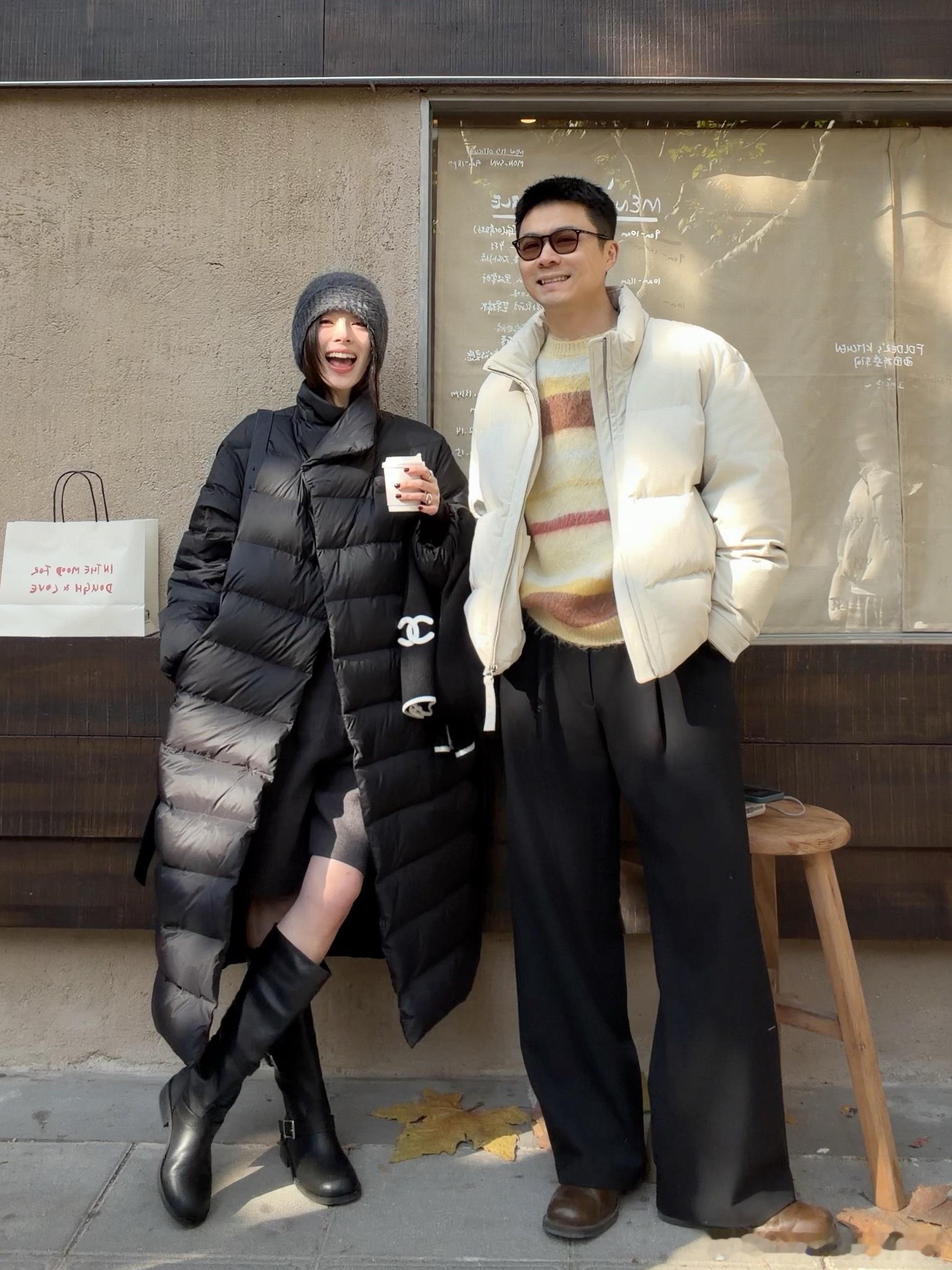 真的很喜欢最近上海的街道到处都是梧桐叶🍂天气在慢慢变冷 但是氛围越来越温暖☕️