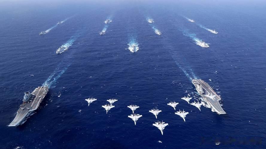 辽宁舰沿琉球群岛霸气北上，彰显远洋实力

12月7日，中国海军辽宁舰航母战斗群沿