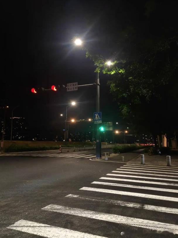 今日收官之战完美收官！！实盘的兄弟姐妹们也都拿到了自己想要的收益！！今天实盘的兄