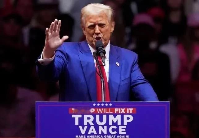 最近这美国大选的事儿，算是尘埃落定了，特朗普赢了。有人说，美国这地方，女总统还得