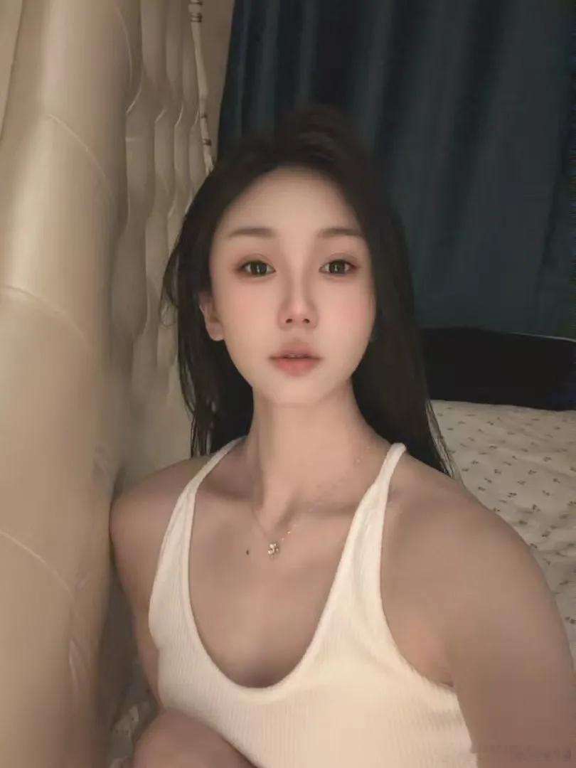 美女热门美女 生活里总有那些明朗阳光般温暖的人