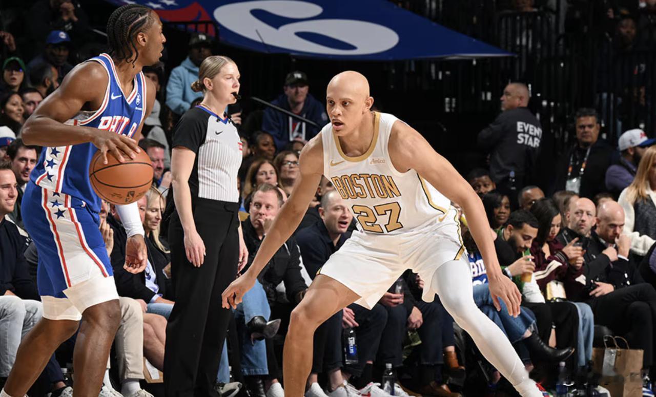 北京时间11月12日NBA常规赛，凯尔特人100：102惜败76人。杰伦·布朗虽