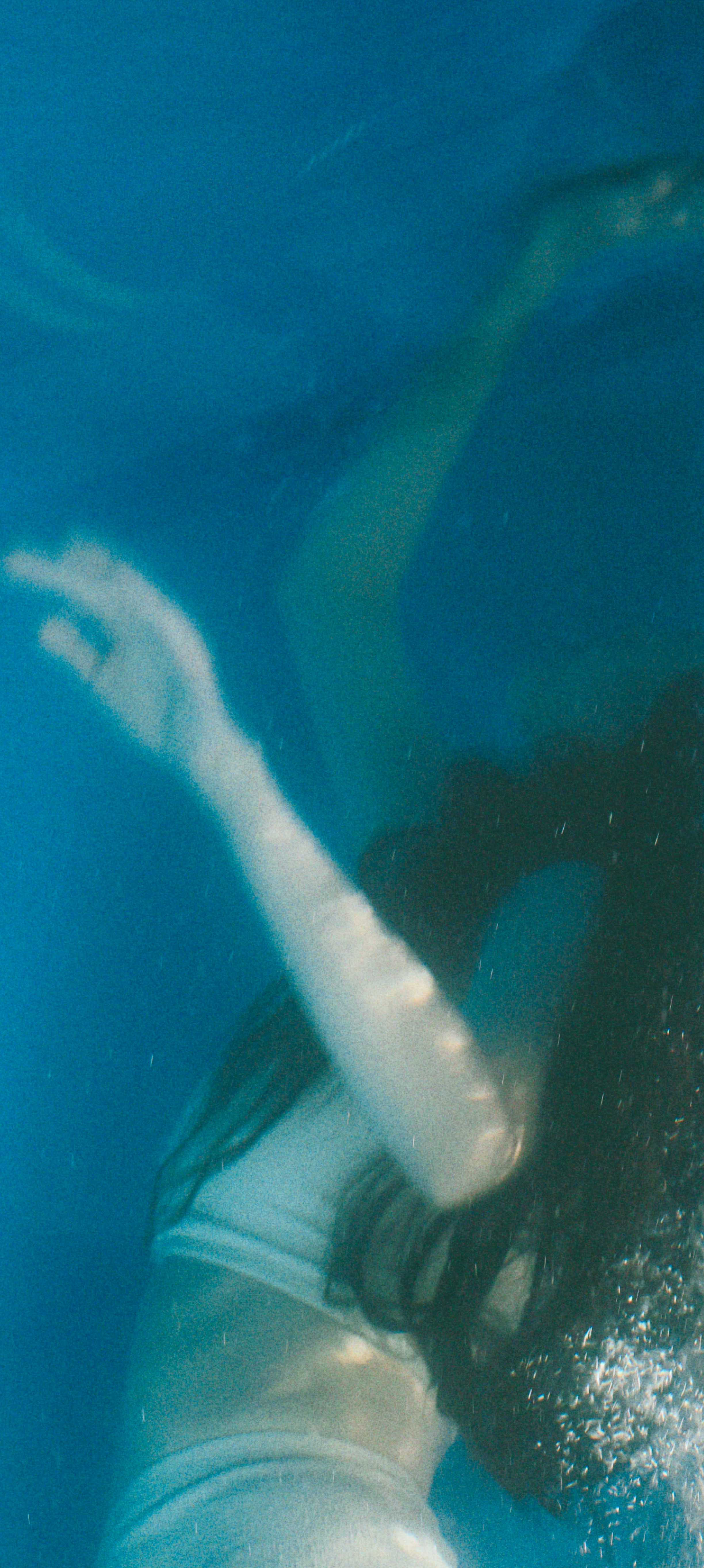 欧阳娜娜 好唯美的游泳照