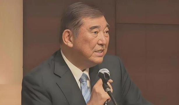 日本政坛还是有清醒人的。5 月 4 日，前首相石破茂在长野县发表演讲，说了一句难