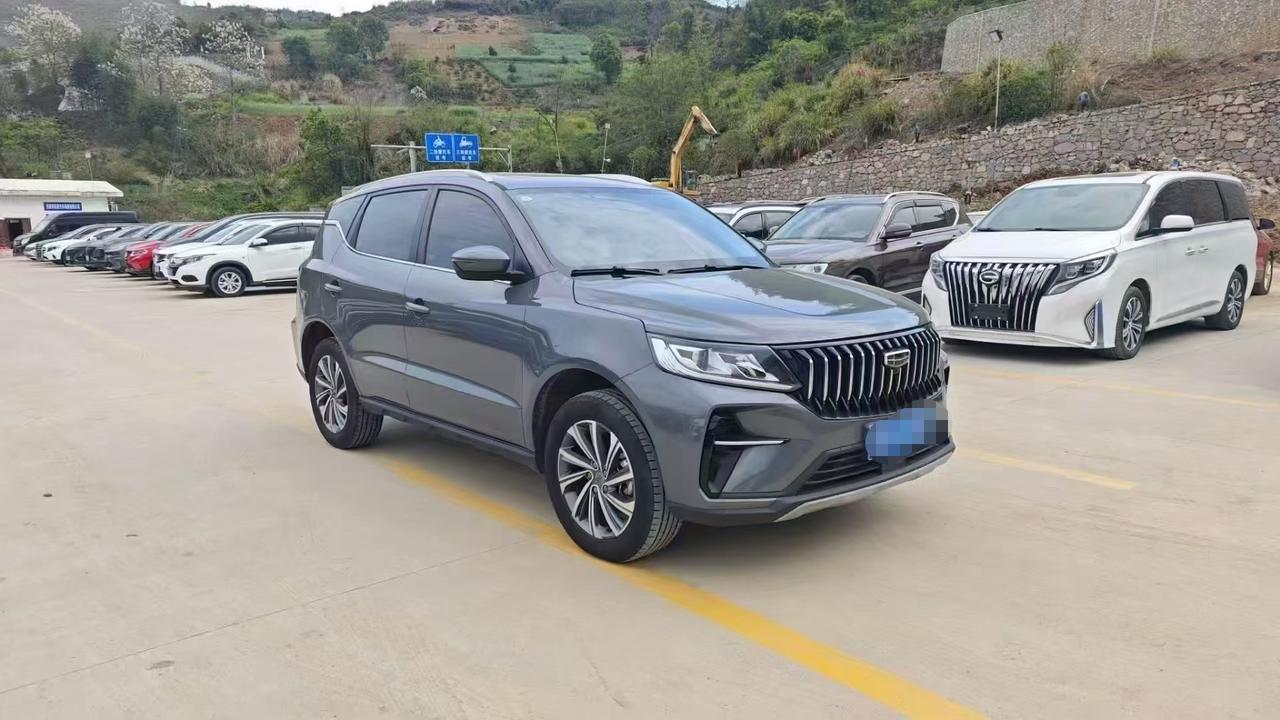 🚗「代步神器来袭！吉利远景，年轻人的第一辆车！」  
✅ 省油小能手，一公里6