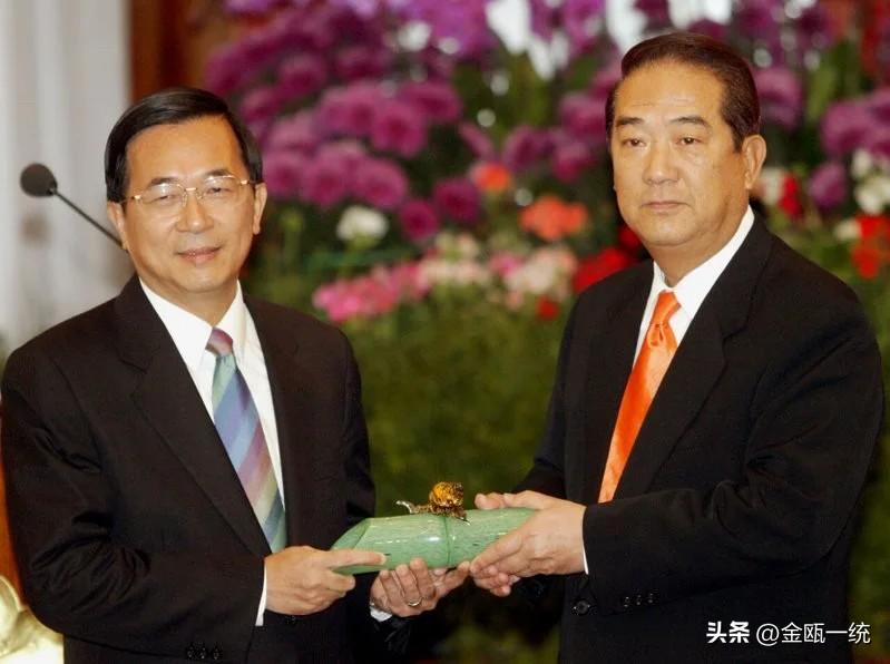 宋楚瑜首揭“扁宋会”秘辛：建议陈水扁承诺“四不一没有”

亲民党主席宋楚瑜今晚（