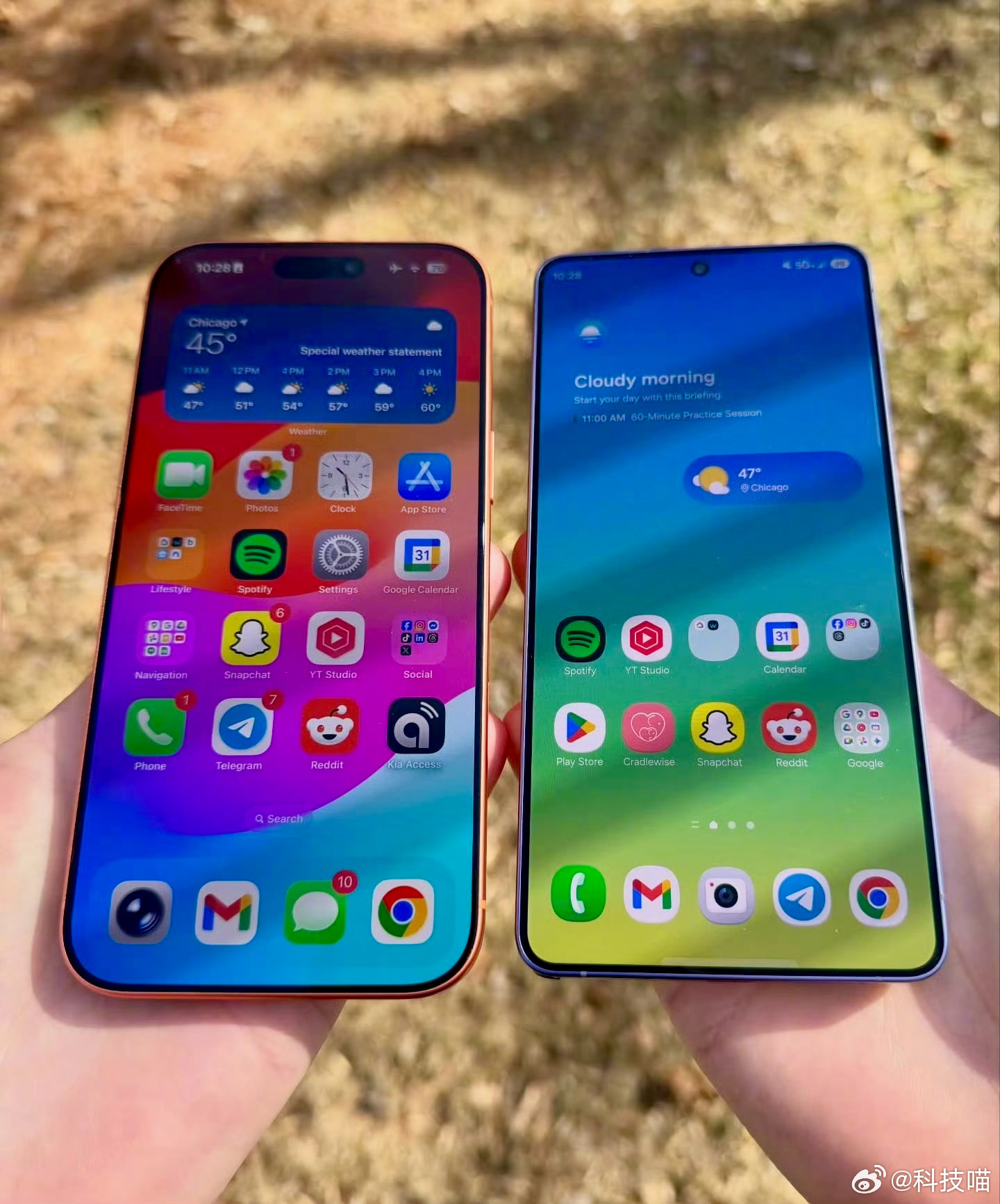 都是一万多块钱的手机，iPhone 17 Pro Max和三星Galaxy S2