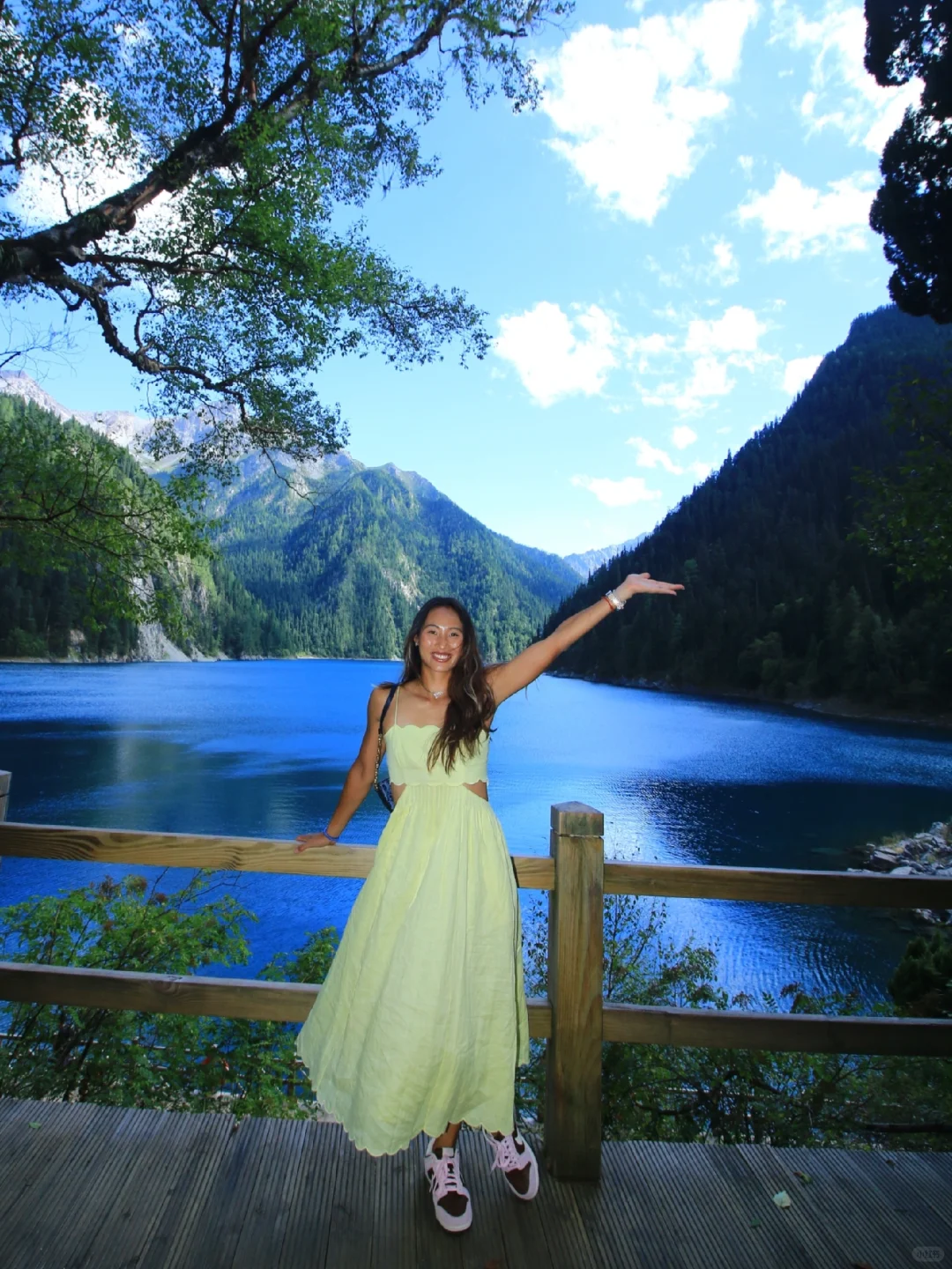 郑钦文九寨沟之旅，不愧是掌管健康美的女神