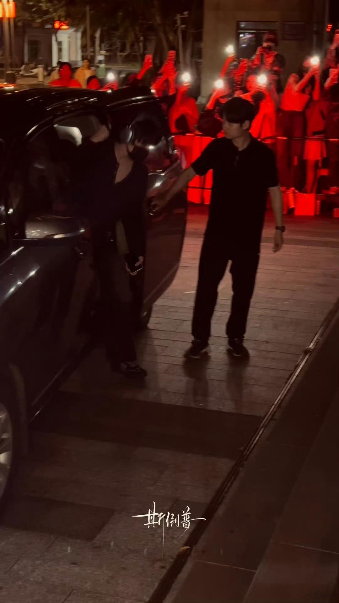 王橹杰领口开到胸膛了王橹杰领口开好大 完了，魂儿被他勾走了 