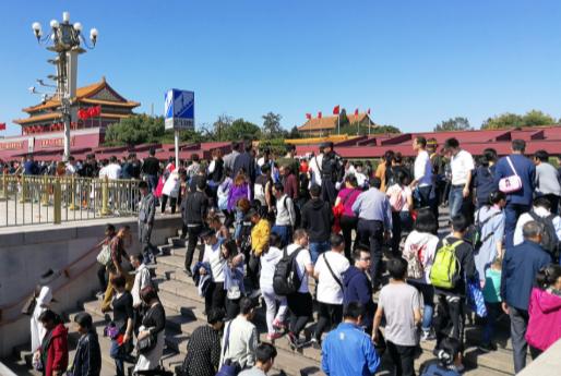 国庆景象两极分化！今年长假，不少人的出游想法发生改变！

说白了，今年国庆最有意