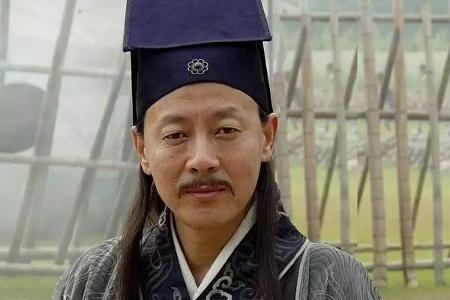 “明朝第一功臣，活成朱元璋最怕的样子”：77岁被满门抄斩，不是他做错了什么，而是