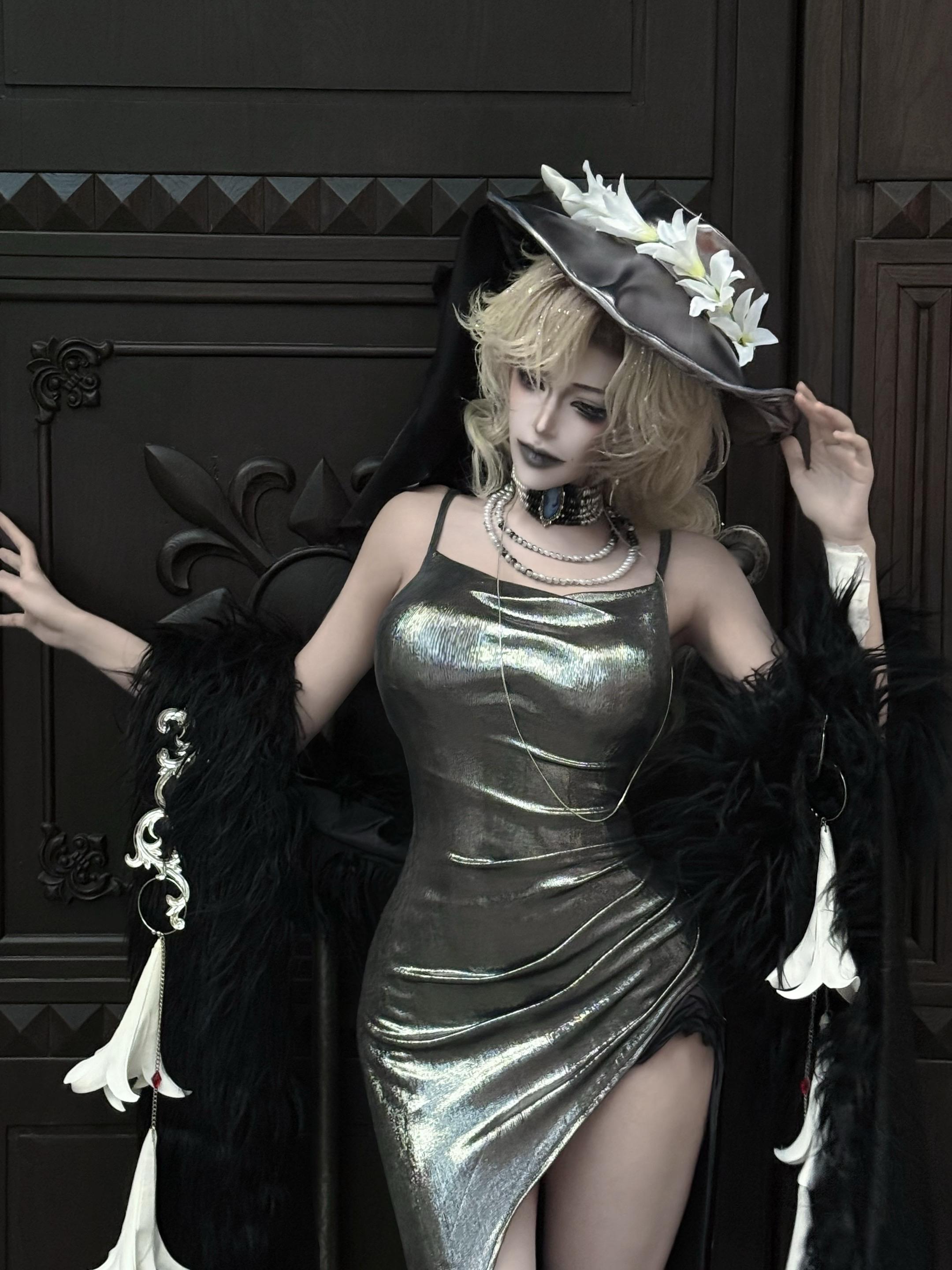 雨儿轻轻飘 心儿似火烧