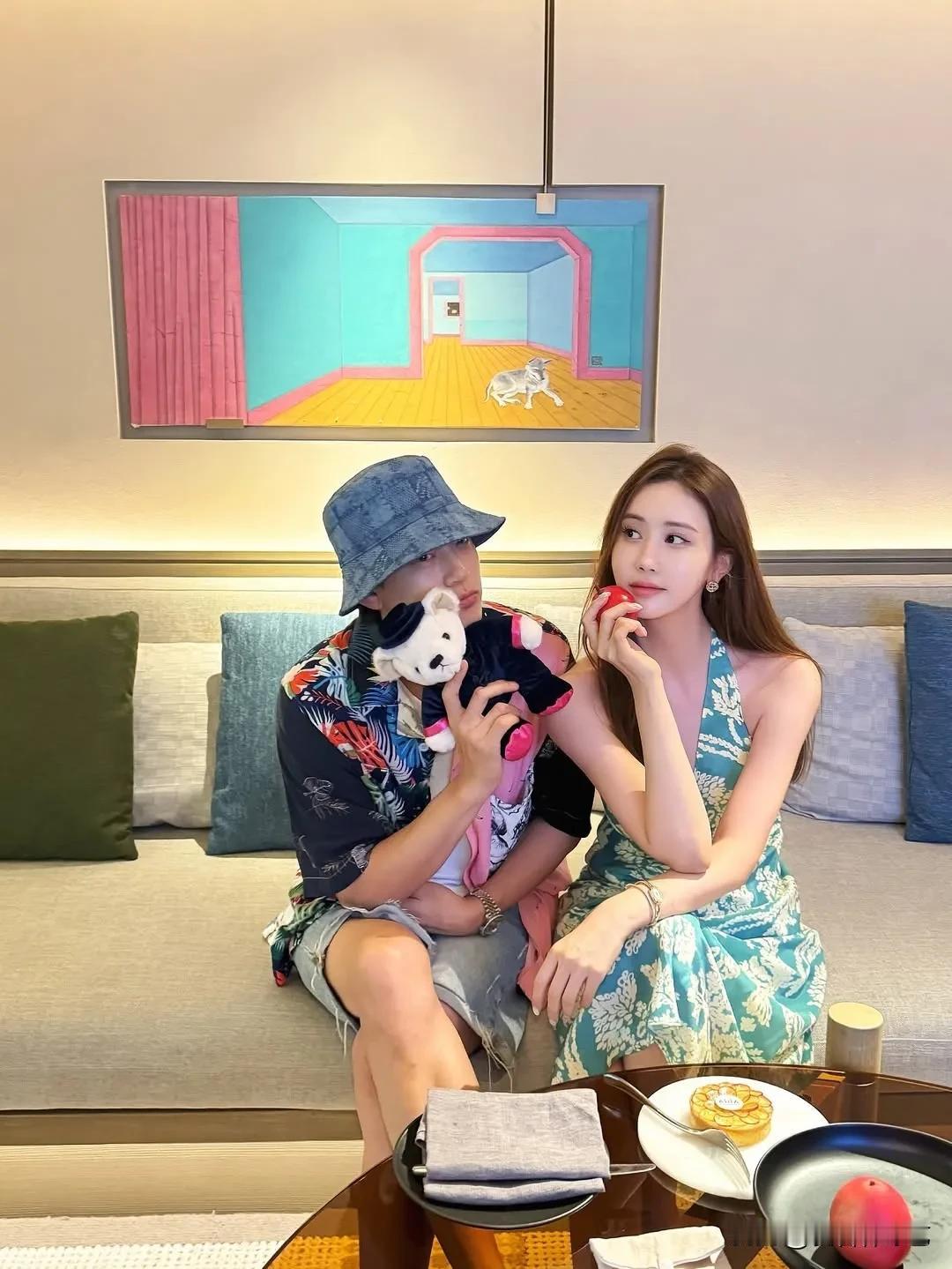 8月，演员李多海在自己的Instagram上上传了多张照片。公开的照片中，李多海