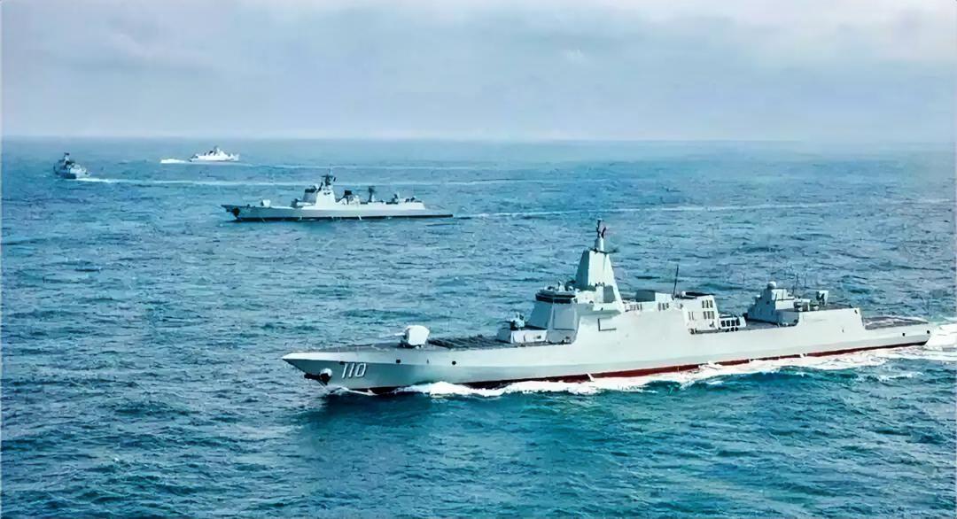中国海军现役60艘各型驱逐舰舷号、舰名以及造船厂详览。按舷号顺序排列。
055型