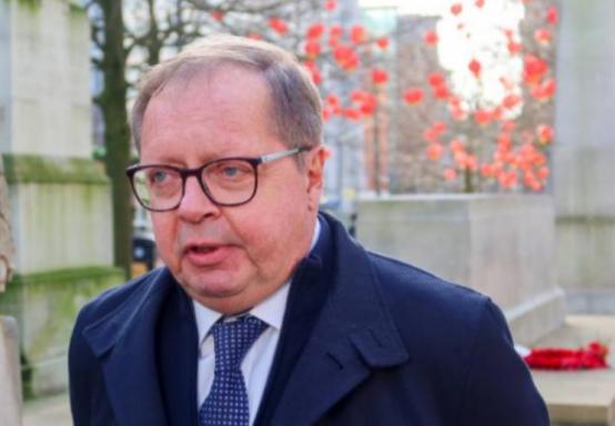 俄罗斯终于有人敢说真话了，普京这一仗打出了几十个敌国
 
克林的 “书面保证” 