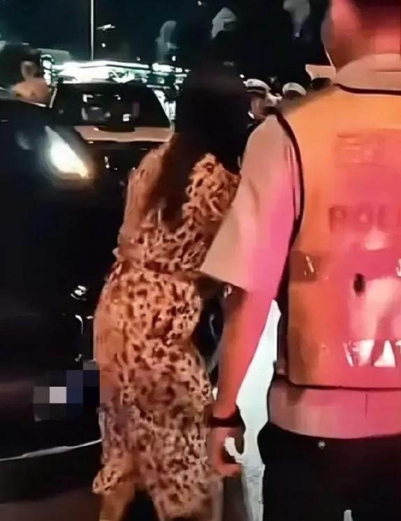 重庆5月10日这起惨剧，直接把我看麻了。
两死六伤。57岁，女司机，宝马。车子发