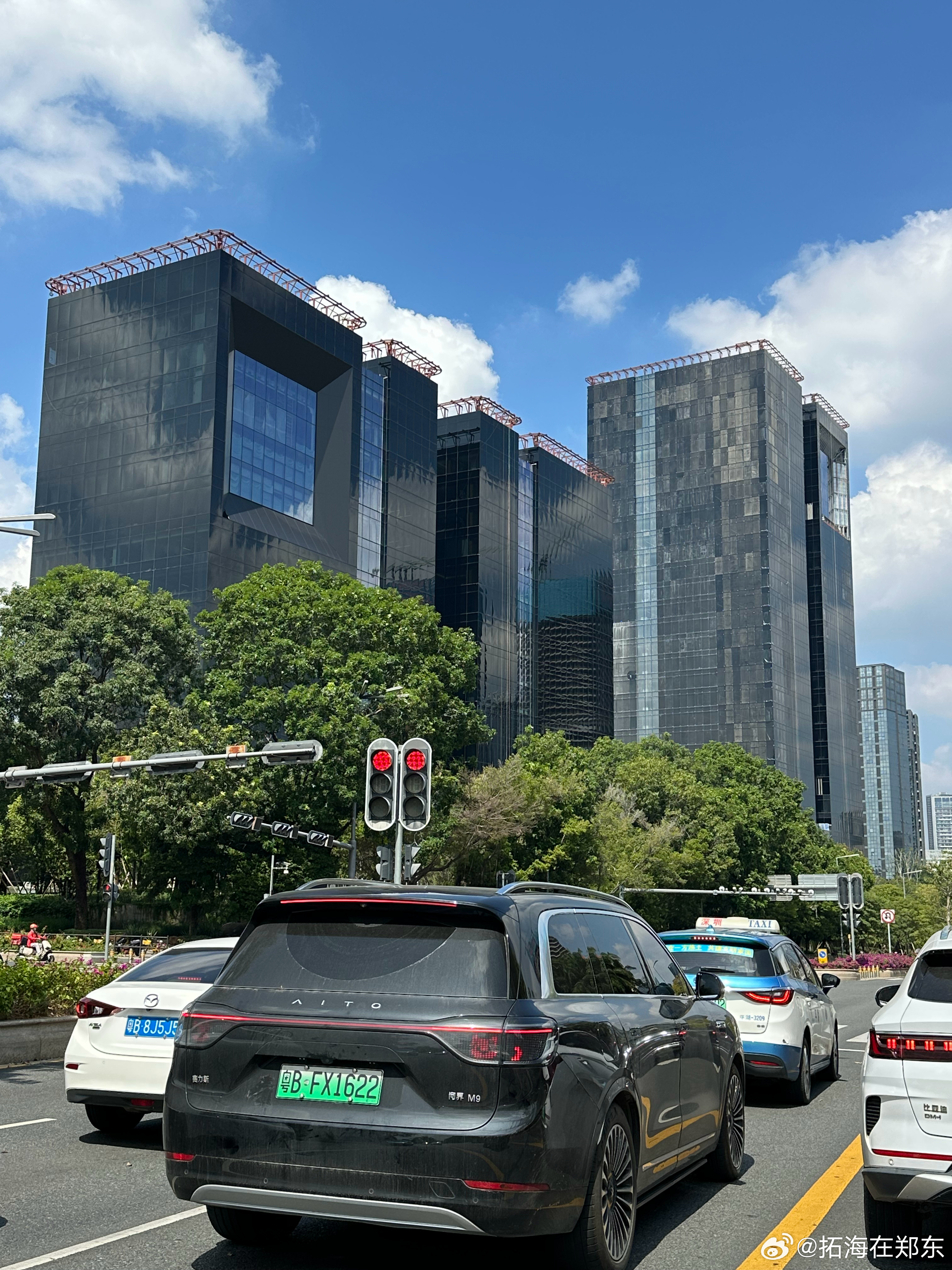 深圳经验告诉我们，没有大黑楼的城市注定是有遗憾的  ​​​