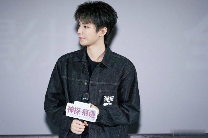 王俊凯的表情不像演的不得不感叹王俊凯的生理性演技。追捕嫌疑人的戏份里，他演出了普