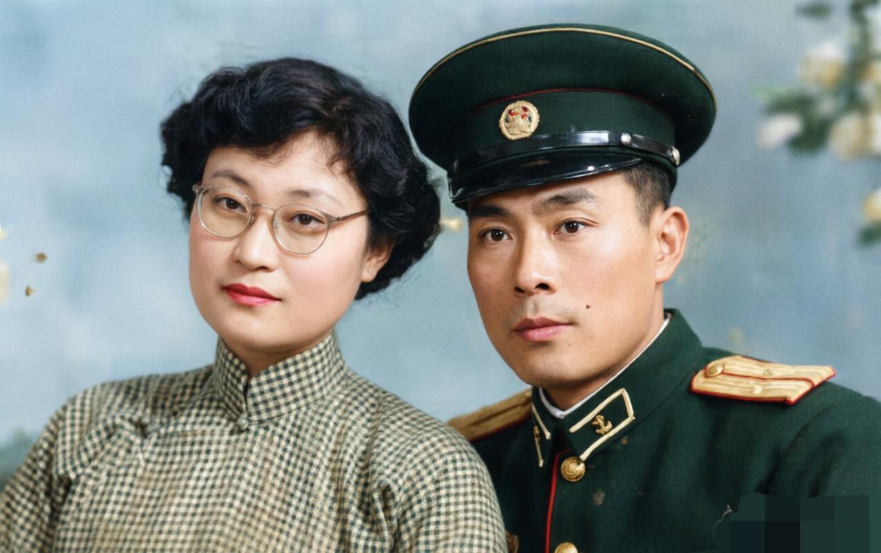 19岁嫁给丈夫，生了5男8女，共13个子女￼￼￼。1949年丈夫遇难，52岁守寡